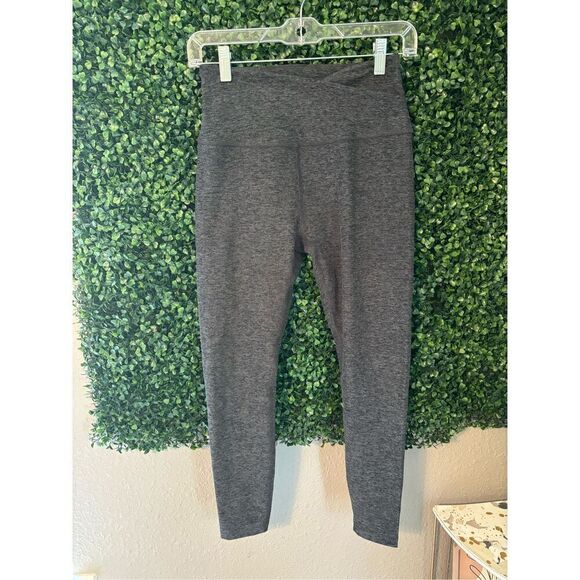 Beyond Yoga High Rise Crossover 24 Inch Length Leggings Size Medium Gray - Picture 1 of 4
